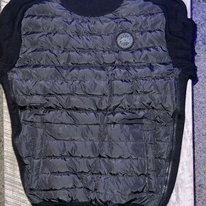 MENS KNIT HYBRIDGE PULLOVER REVERSIBLE BLACK(Canada Goose) no rips or tears.